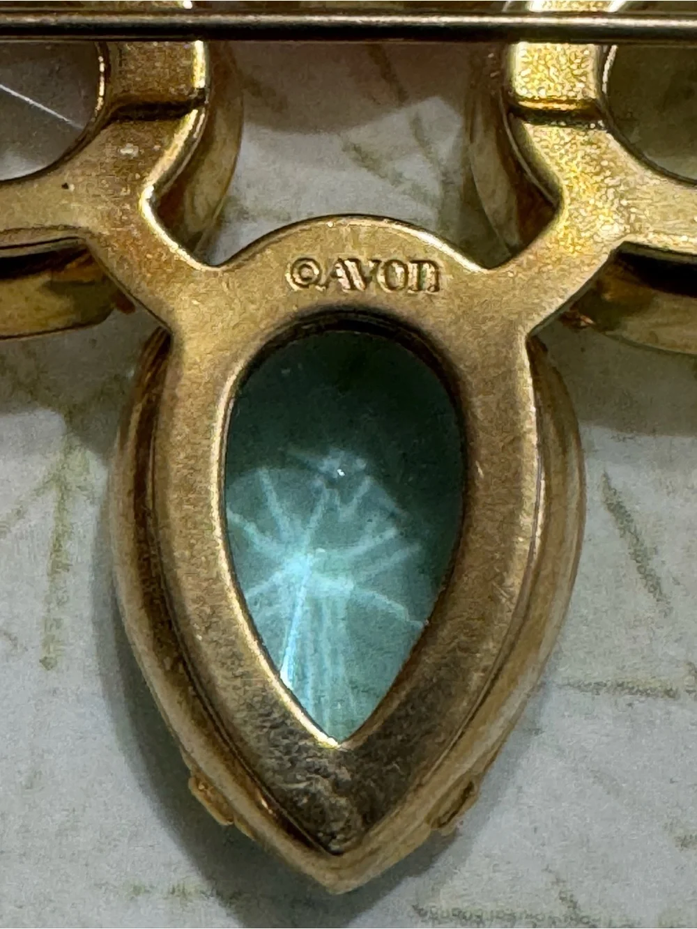 VINTAGE AVON PASTEL RHINESTONES BROOCH